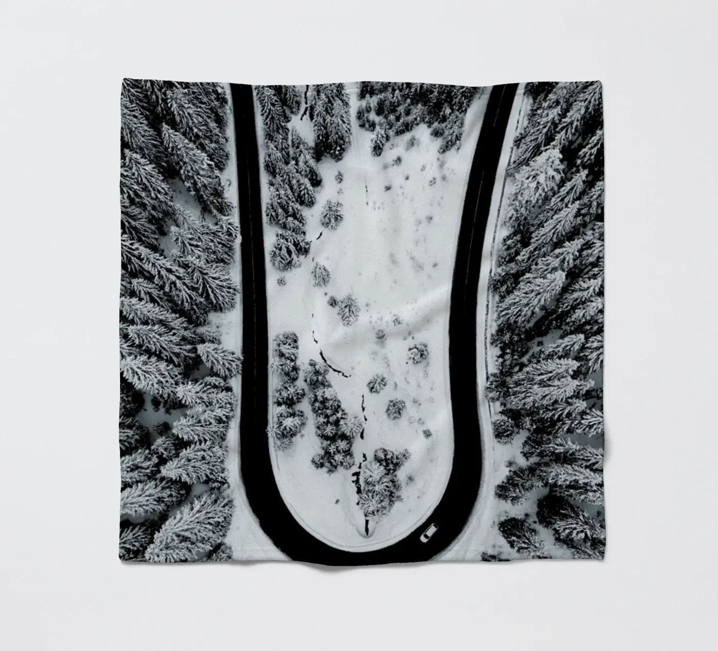 Looping Back Fleecedecke von METROPOLIS