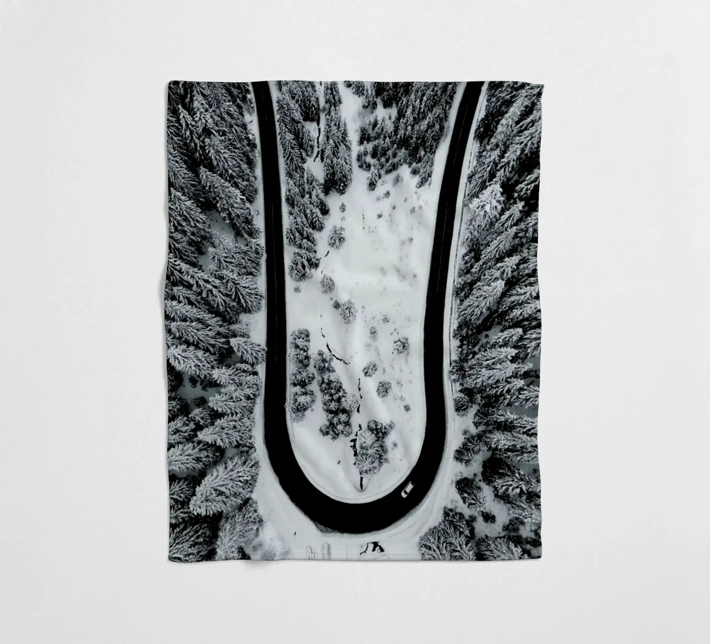 Looping Back Fleecedecke von METROPOLIS