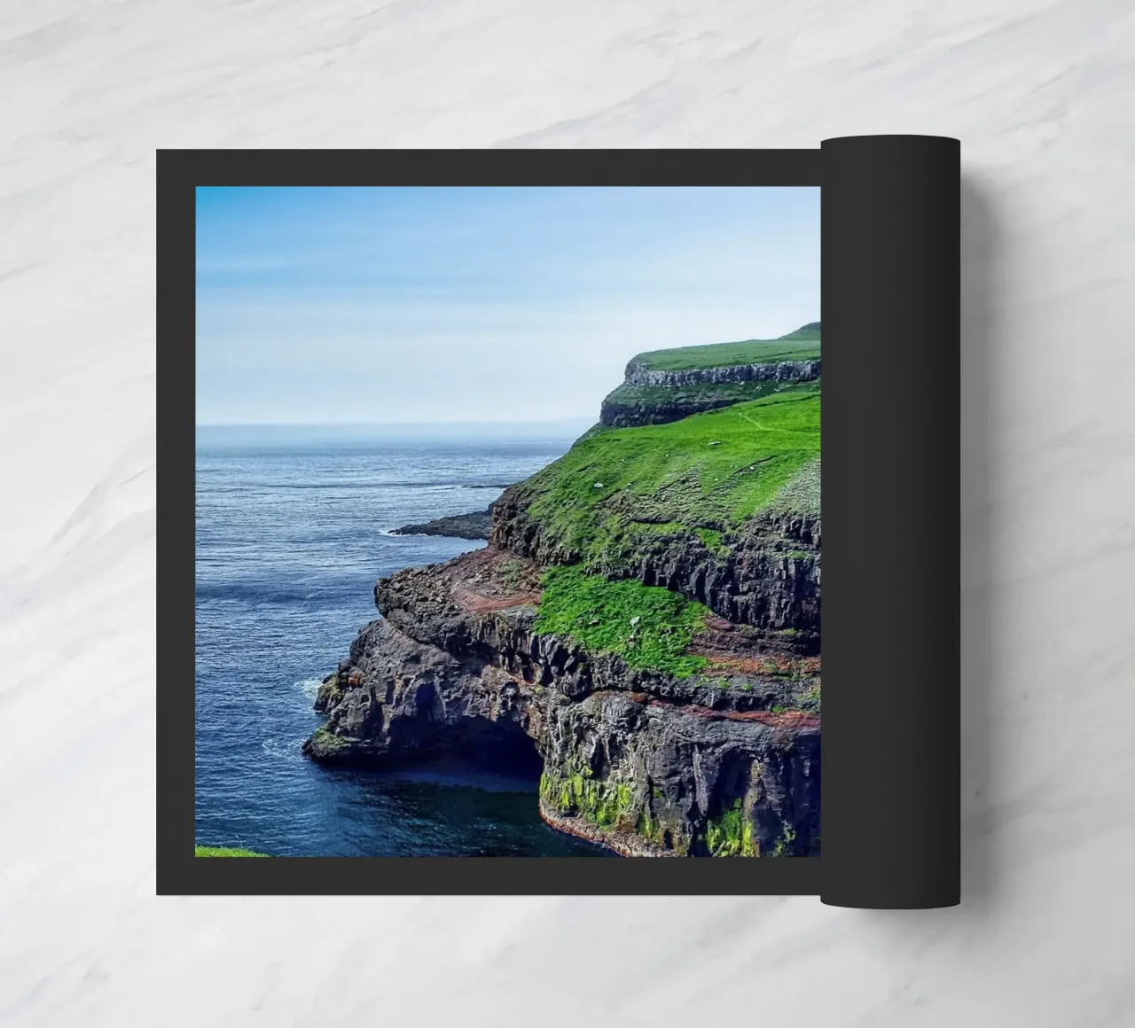 Faroes #03: Gásadalur: Where Water Meets the Sky zerbino da zenitt