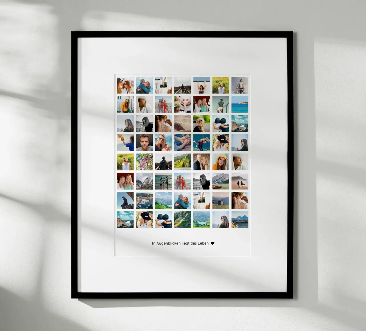 Fotocollage • 56 Bilder • In Augenblicken liegt das Leben poster con telaio in plastica da Bildschön | Fotocollagen