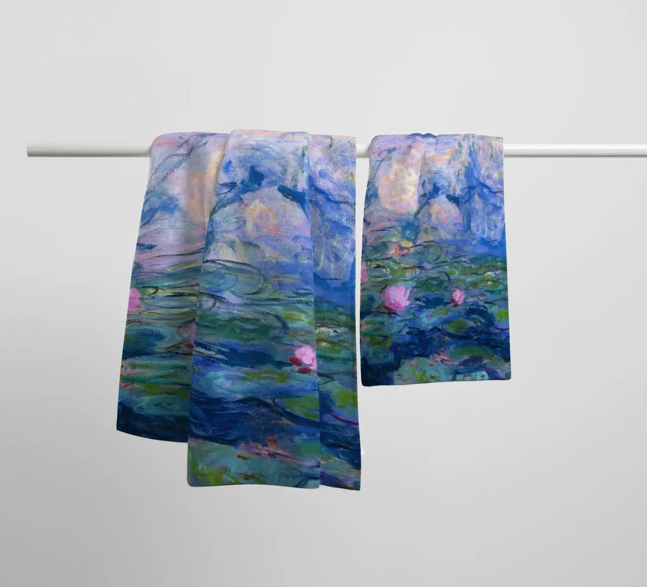claude monet klarer blauer sumpf gemälde Handtuch von belong shop