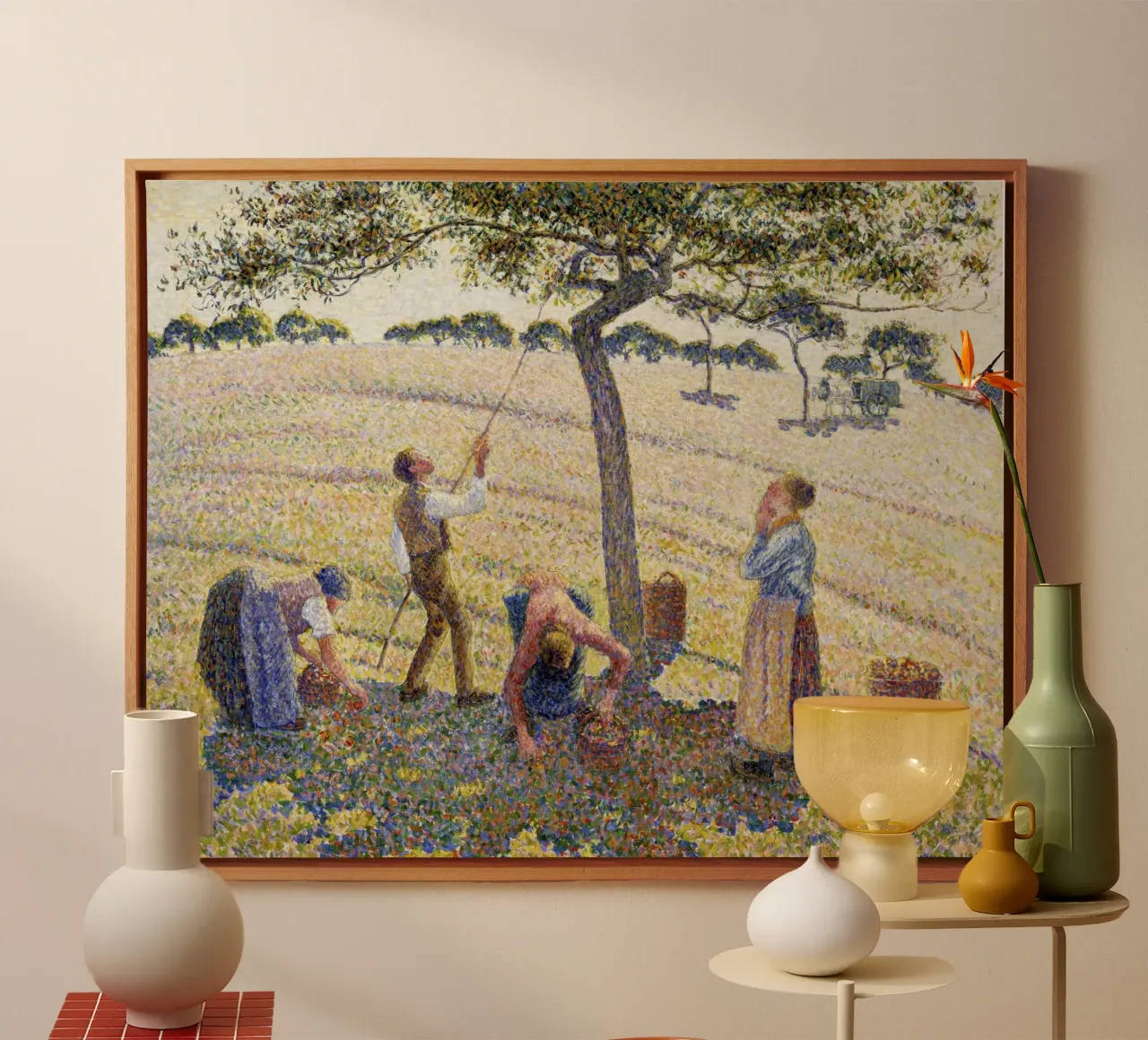 Pissarro: Apfelernte - Neoimpressionismus, Ländliches Leben, Poi Leinwand mit Schattenfugenrahmen von NorwesClub