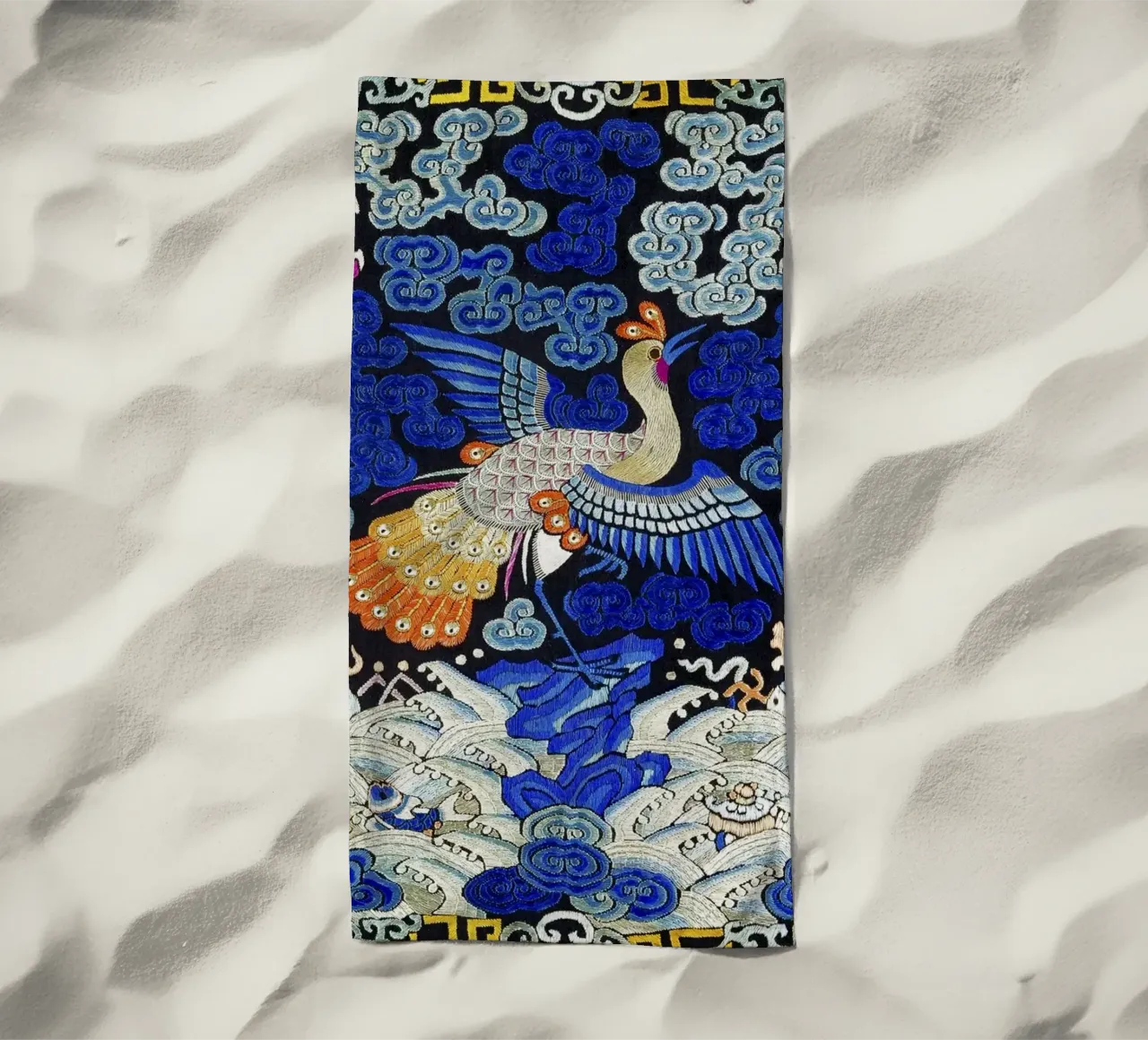 Chinesisches Rangabzeichen: Phönixkranich - Kaiserliche Kunst, Qing-Dynastie Strandtuch von NorwesClub