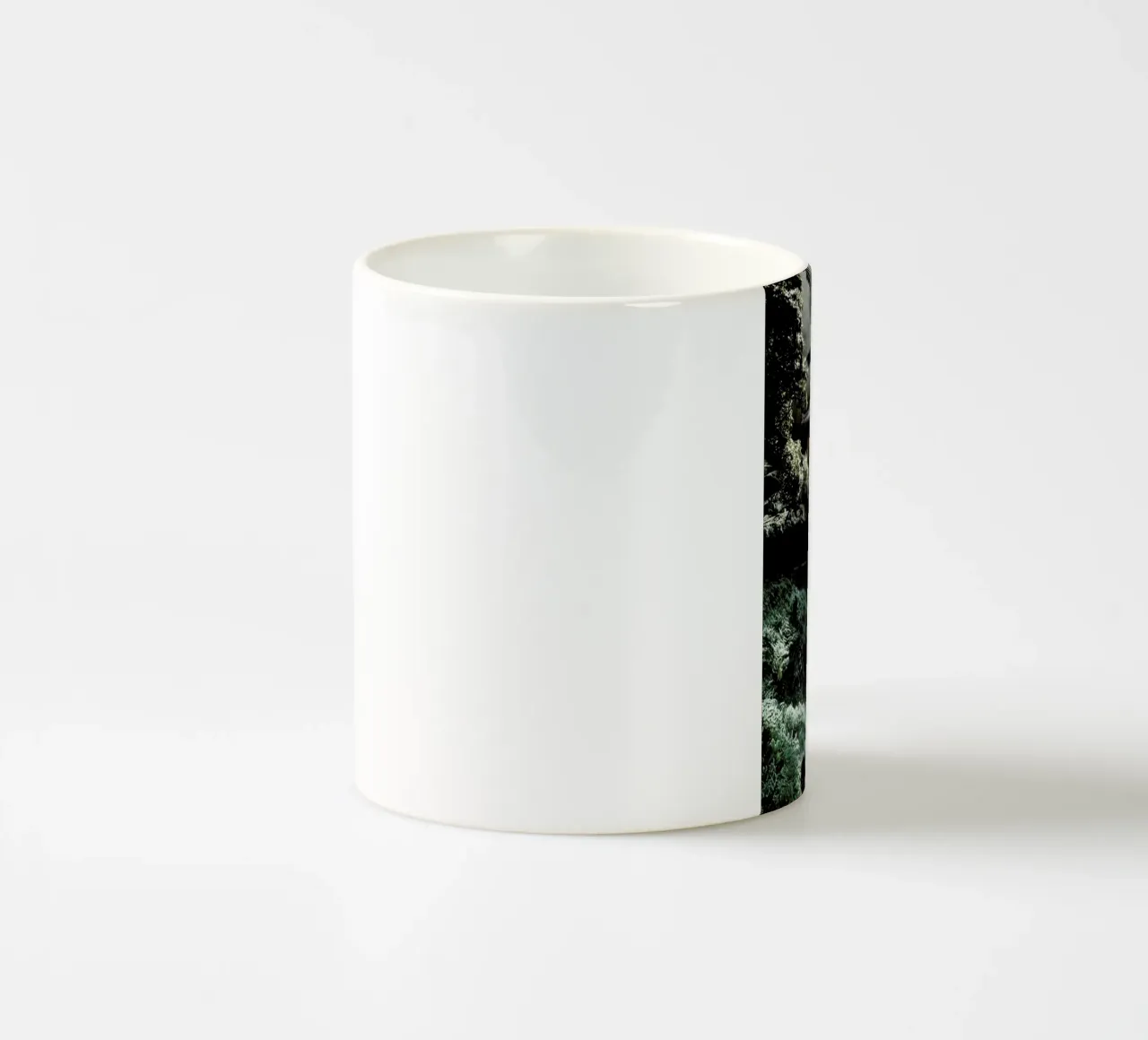 Deeply Disturbed tazza in ceramica da Design by Soph