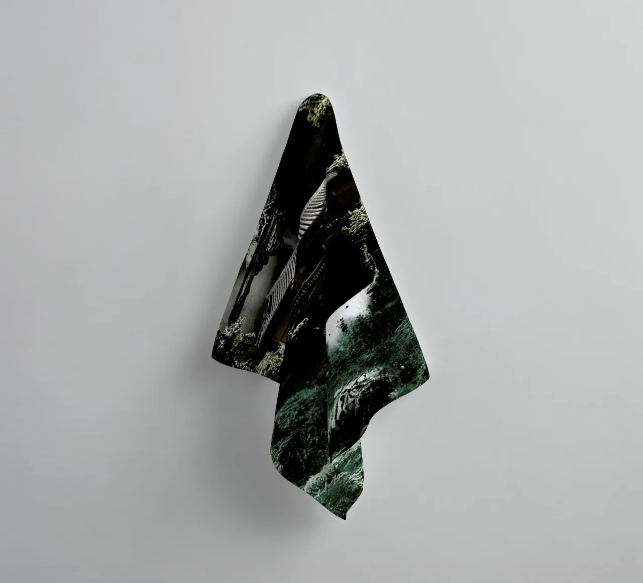 Deeply Disturbed asciugamano da bagno da Design by Soph