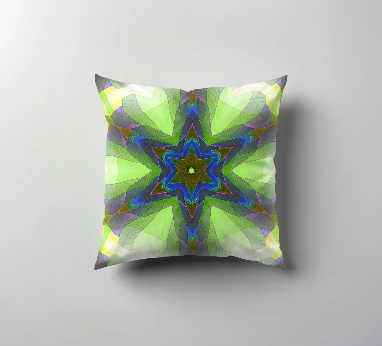 Kaléidoscope avec formes décorées dans les tons vert-jaune-bleu coussin de Gürsel Yesil Digital Art