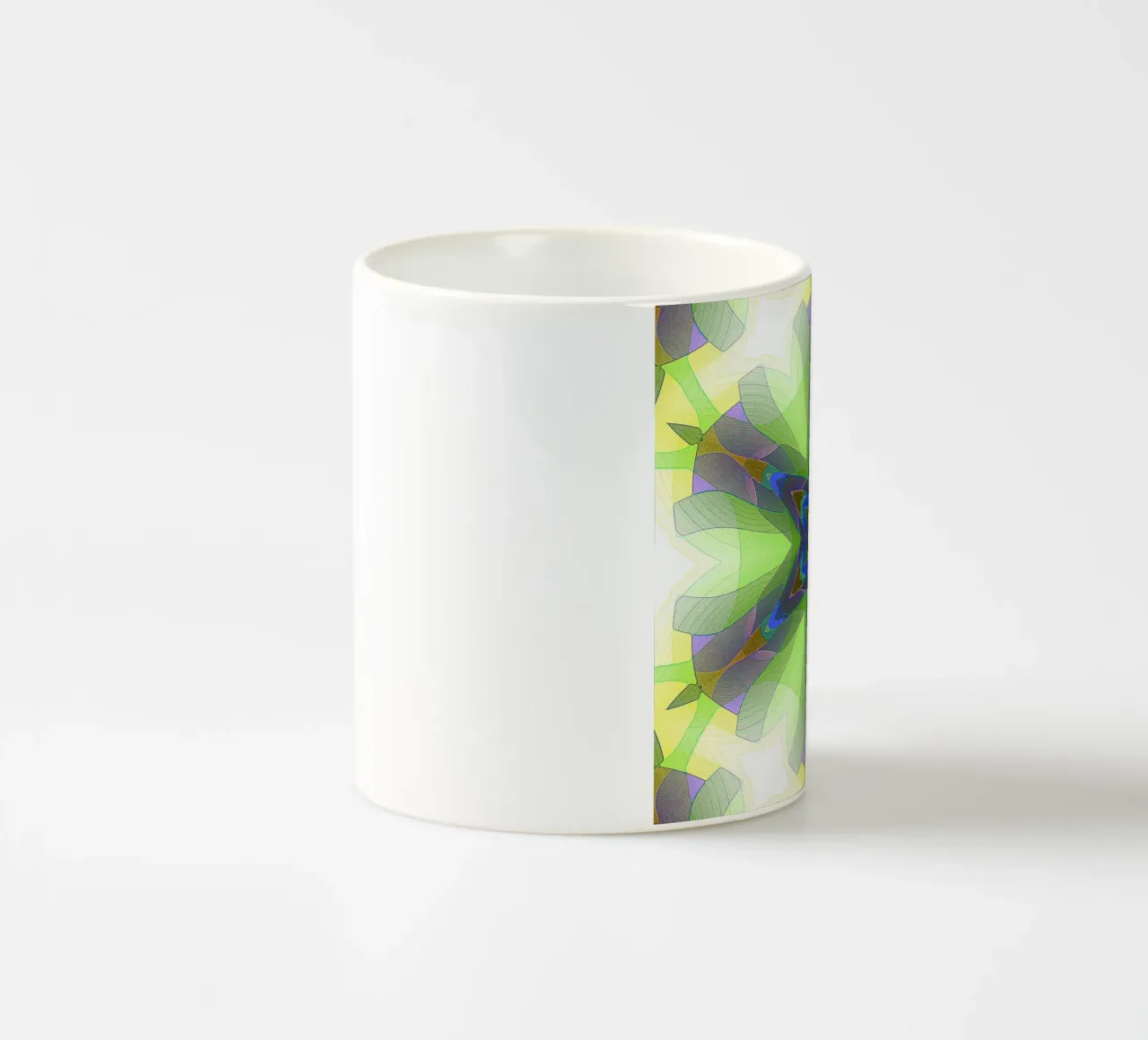 Kaléidoscope avec formes décorées dans les tons vert-jaune-bleu mug en céramique de Gürsel Yesil Digital Art