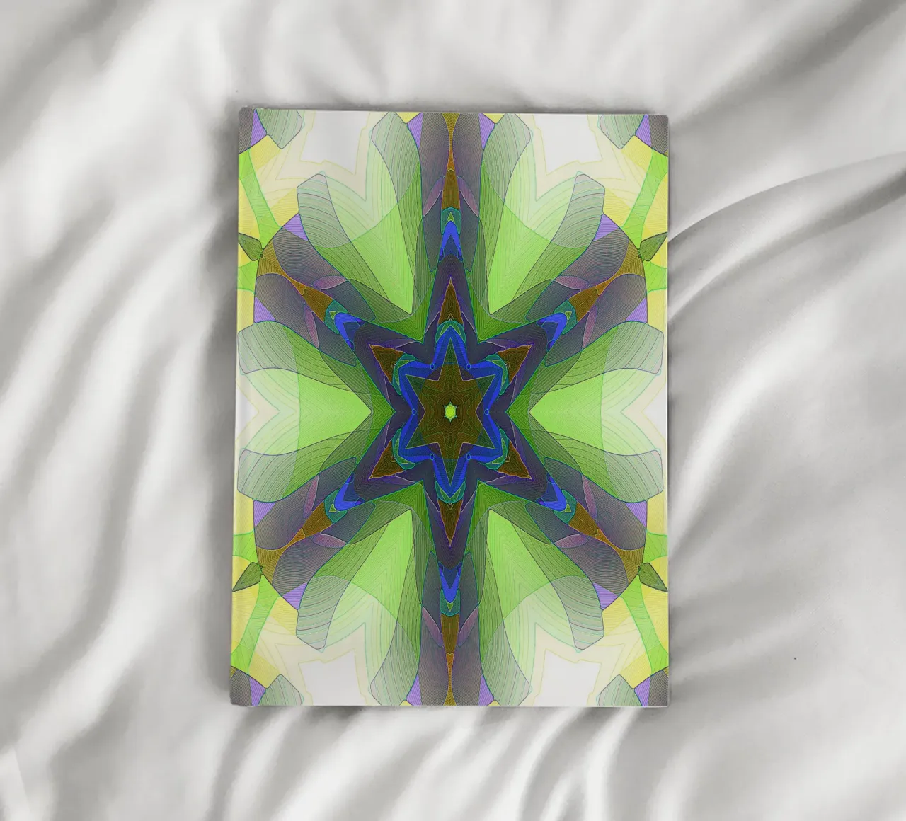 Kaléidoscope avec formes décorées dans les tons vert-jaune-bleu carnet de notes de Gürsel Yesil Digital Art