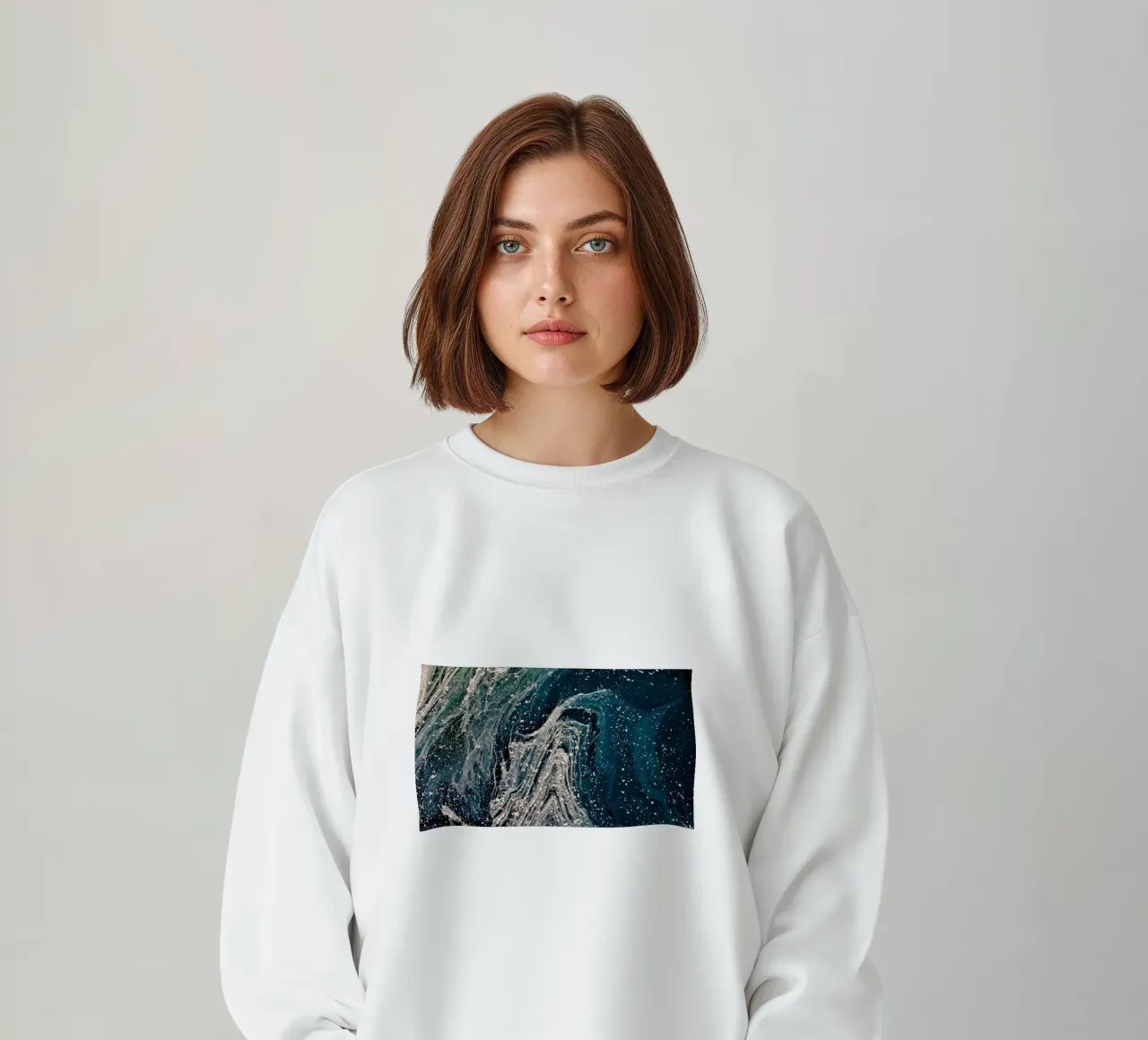 "Wervelende Kosmische Stromingen" - Abstracte Marmeren Vloeibare Kunstdruk sweatshirt van NorwesClub