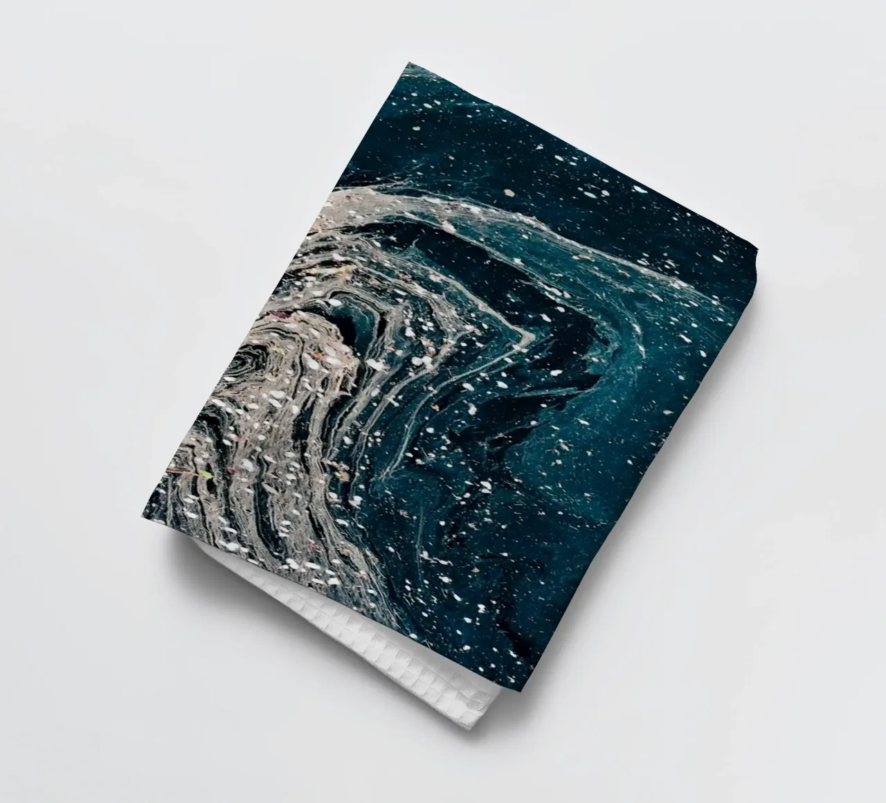 "Wirbelnde kosmische Ströme" - Abstrakter Marmor Fluid Kunstdruck Geschirrtuch von NorwesClub