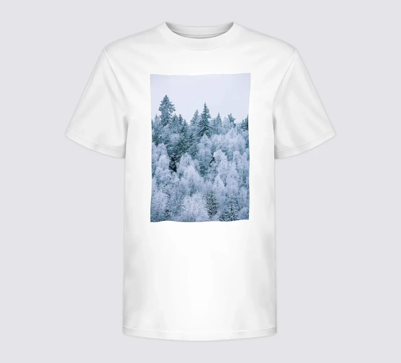 Frosted Firs Kinder T-Shirt von METROPOLIS