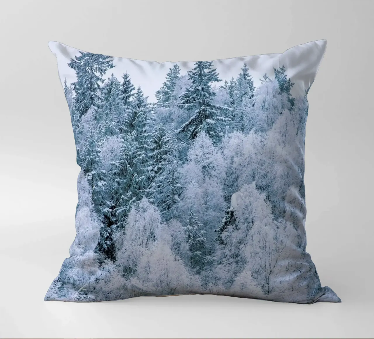 Frosted Firs cuscino da METROPOLIS