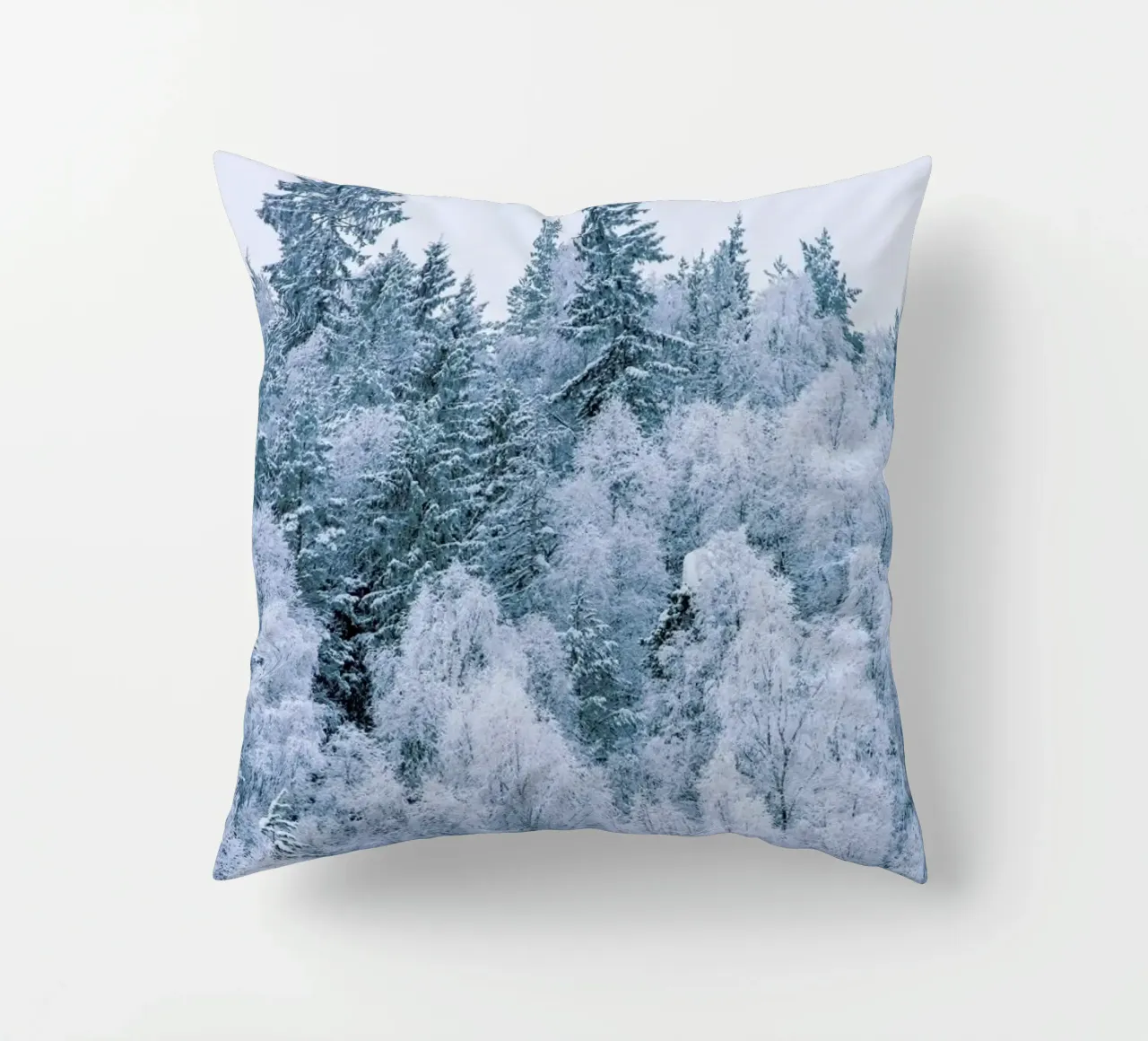 Frosted Firs cuscino da METROPOLIS