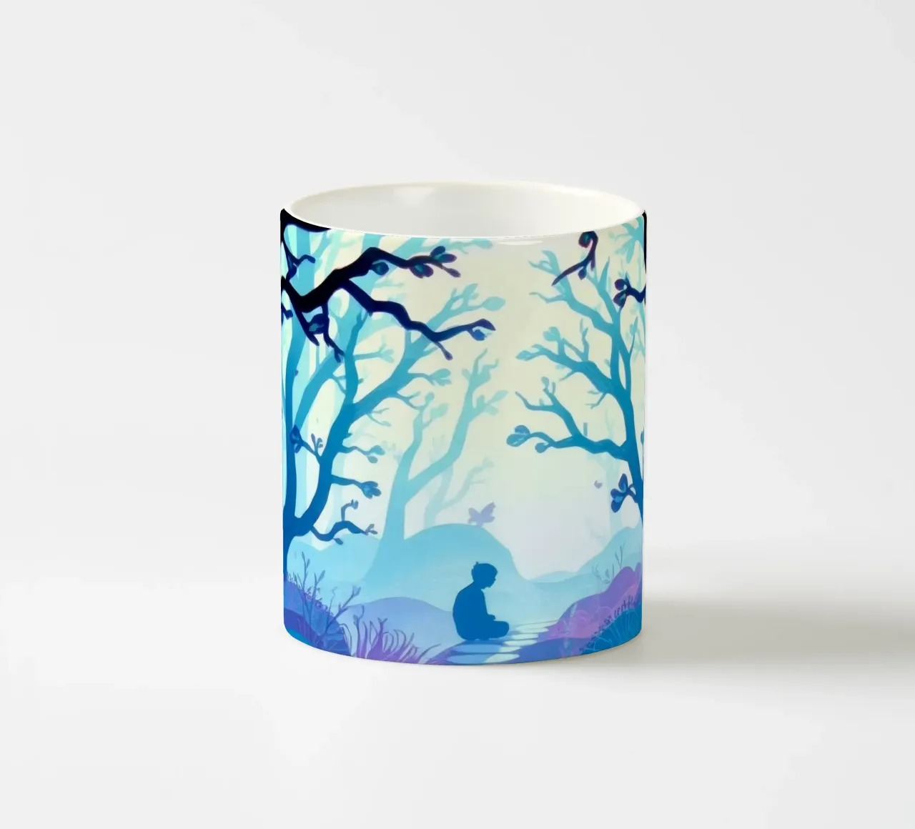 Silhouette di persona seduta tranquillamente tra alberi blu tazza in ceramica da DesignDoodle