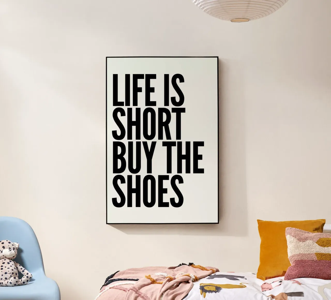 shoes plexiglass da Mottos by Sinan Saydik