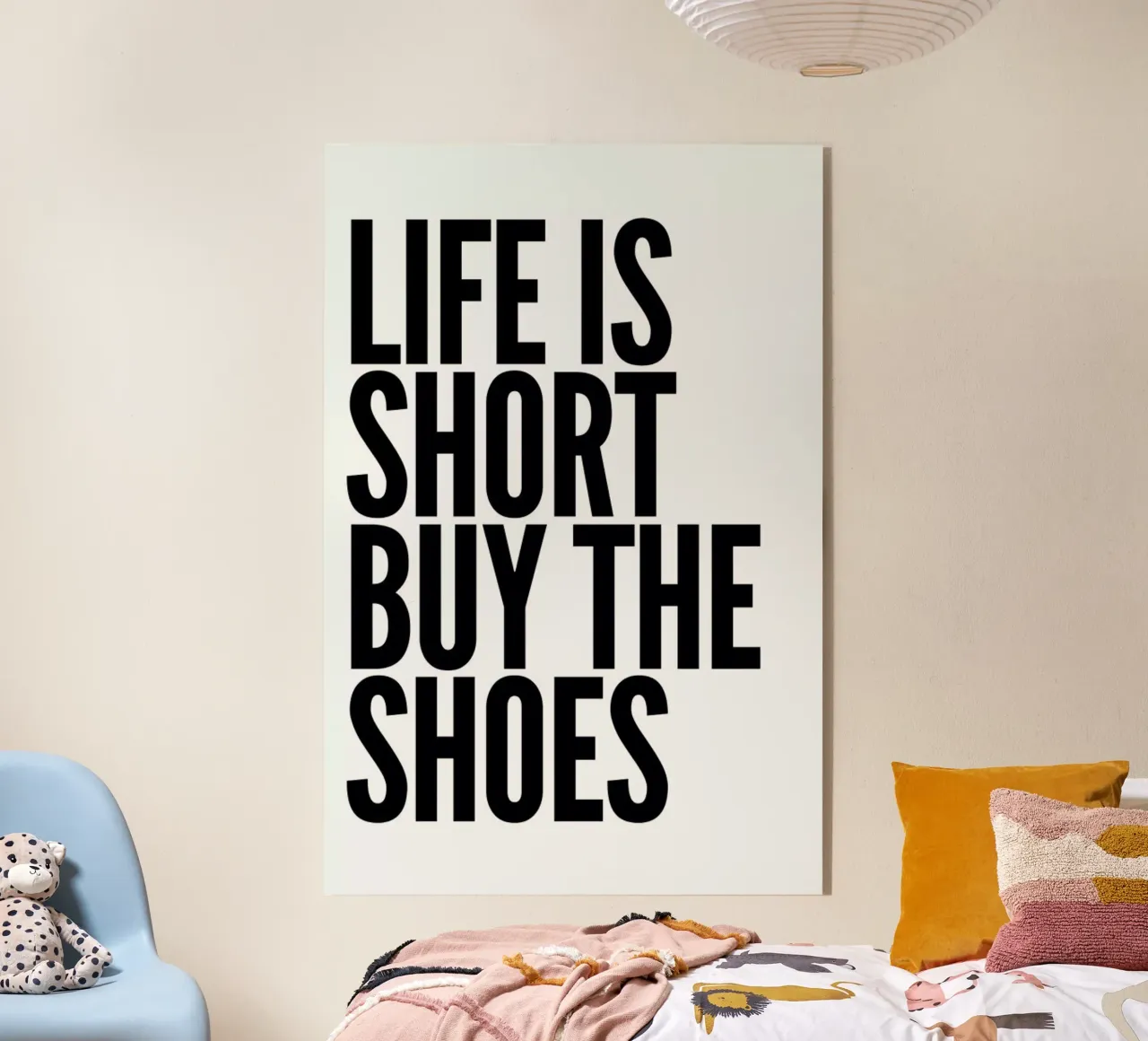 shoes plexiglass da Mottos by Sinan Saydik