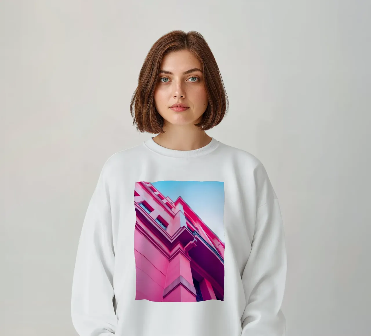 Design architettonico moderno con edificio di colore rosa acceso felpa da DesignDoodle