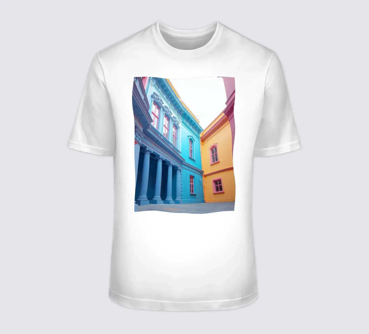 La cour intérieure présente une architecture colorée dans un quartier historique. t-shirt de DesignDoodle