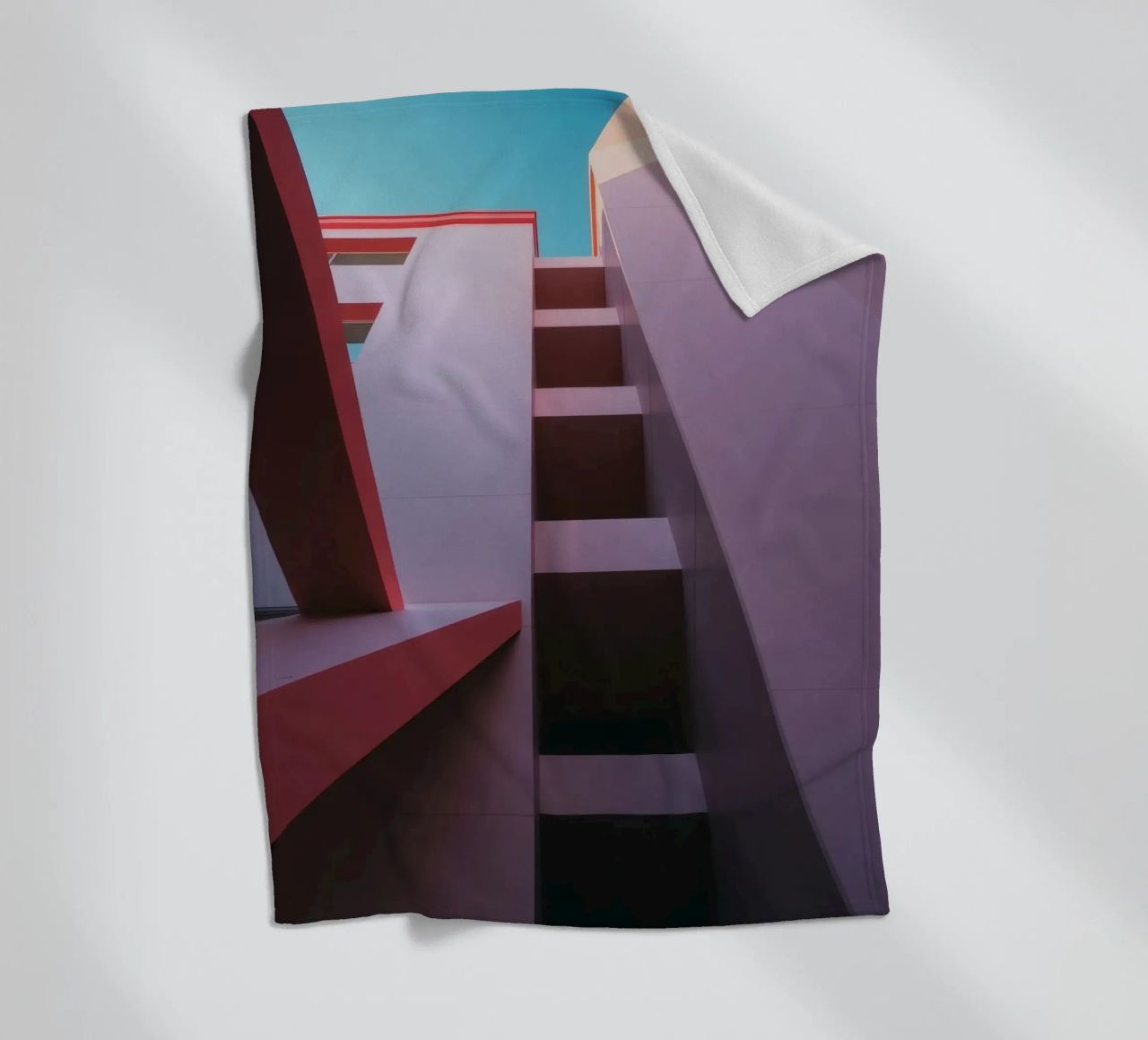 Prospettiva architettonica unica di un edificio colorato coperta in pile da DesignDoodle