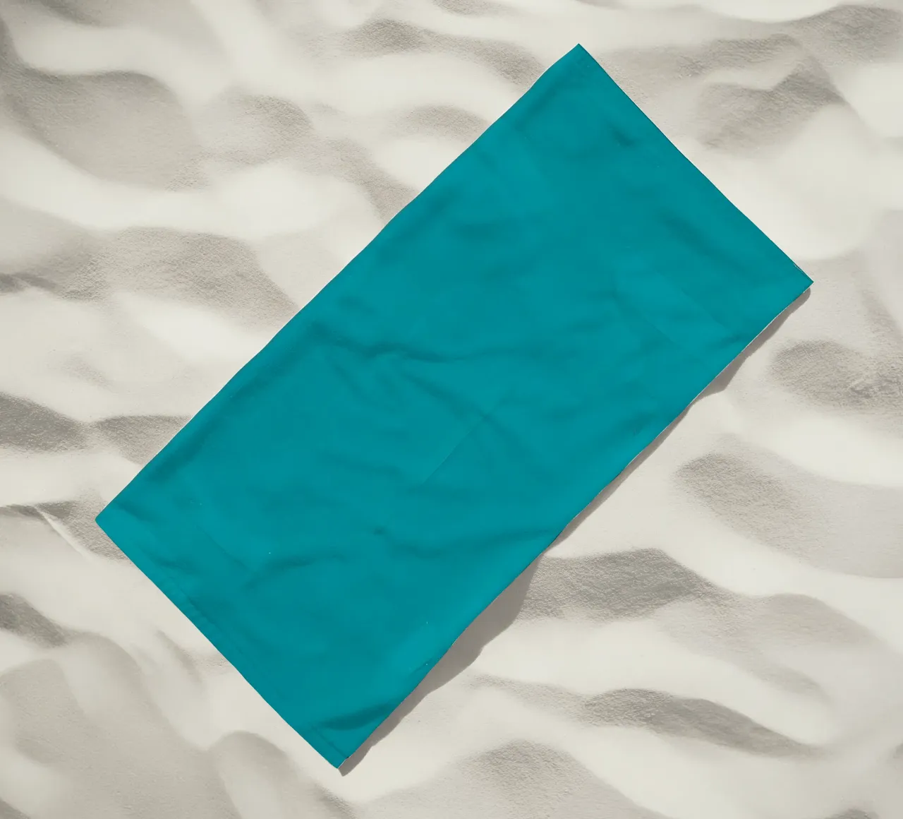 opera d'arte turchese con pennellate astratte telo mare da DesignDoodle