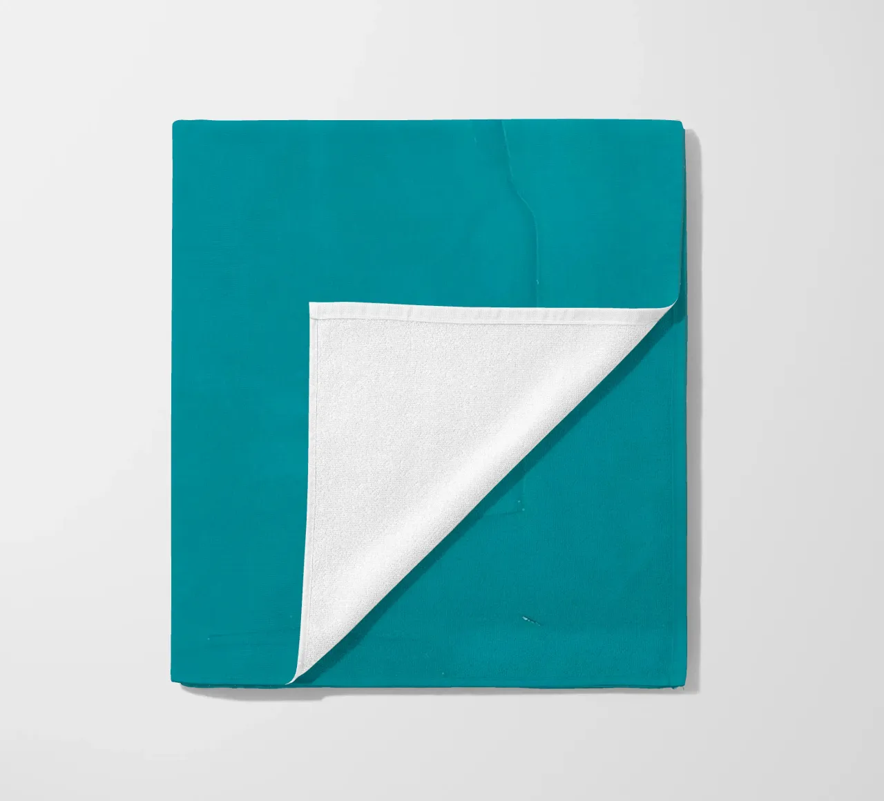 opera d'arte turchese con pennellate astratte telo mare da DesignDoodle