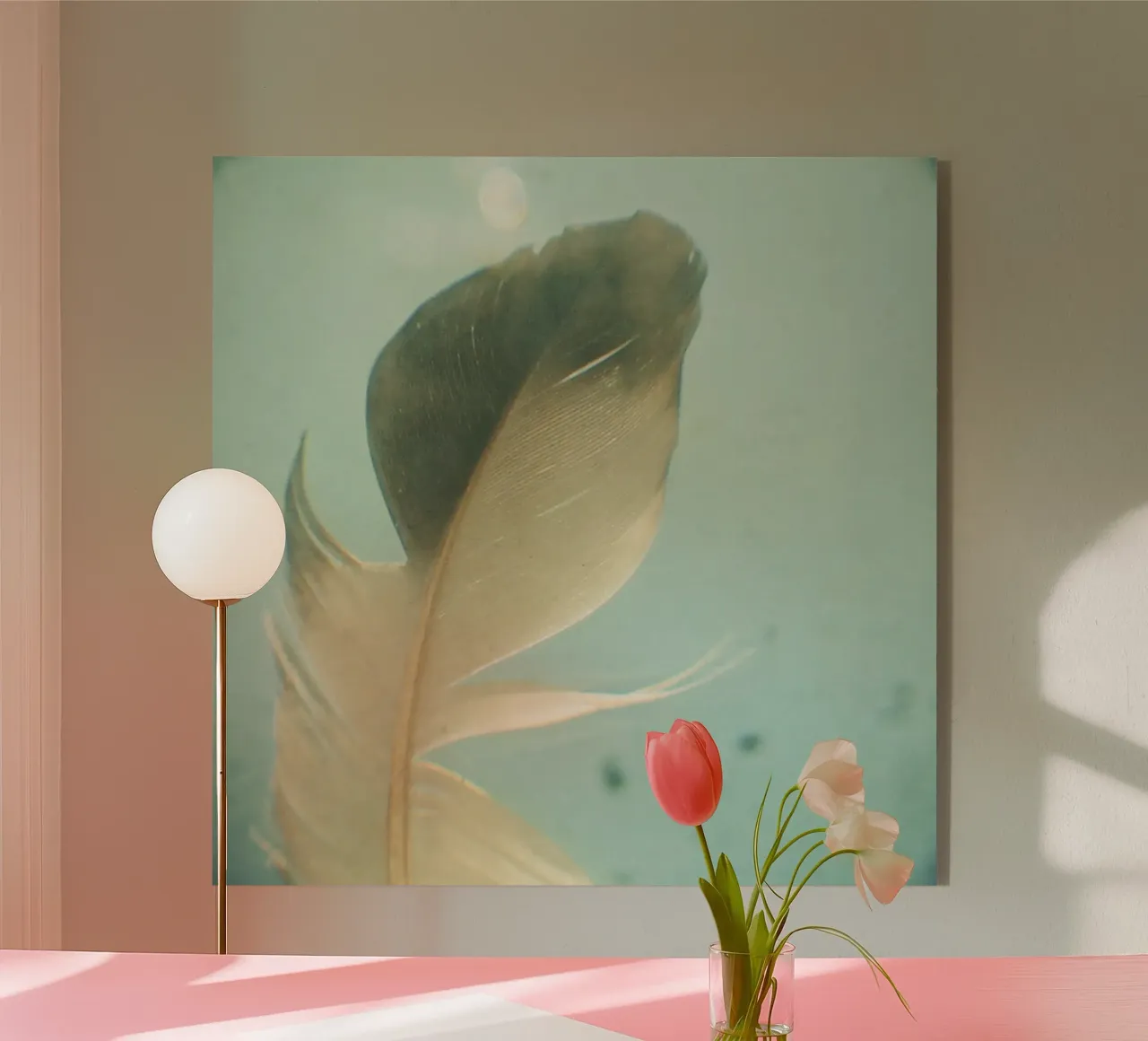 Piuma grigia plexiglass da Cassia Beck Photography