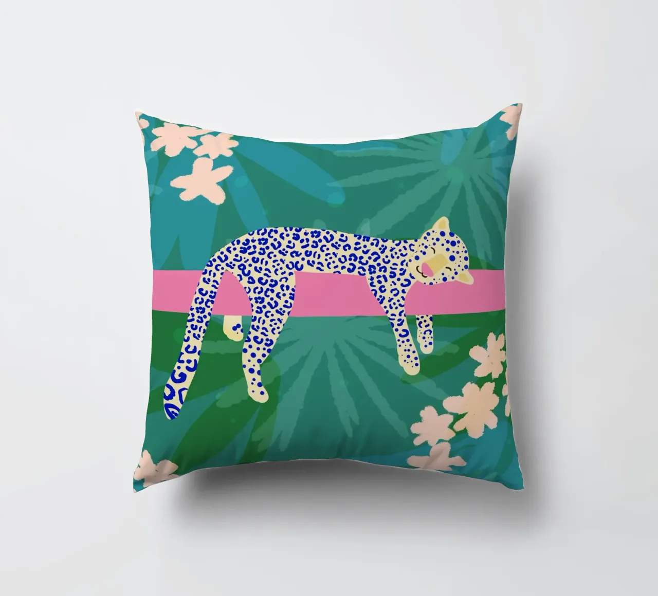 Leopardo rilassato cuscino da Julia Reyelt