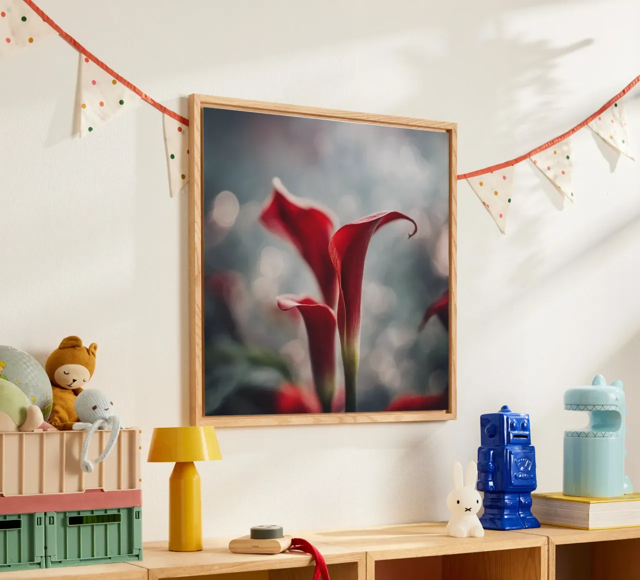 Eleganti gigli di Calla rossi in soft focus plexiglass da PhotoVibe Decor