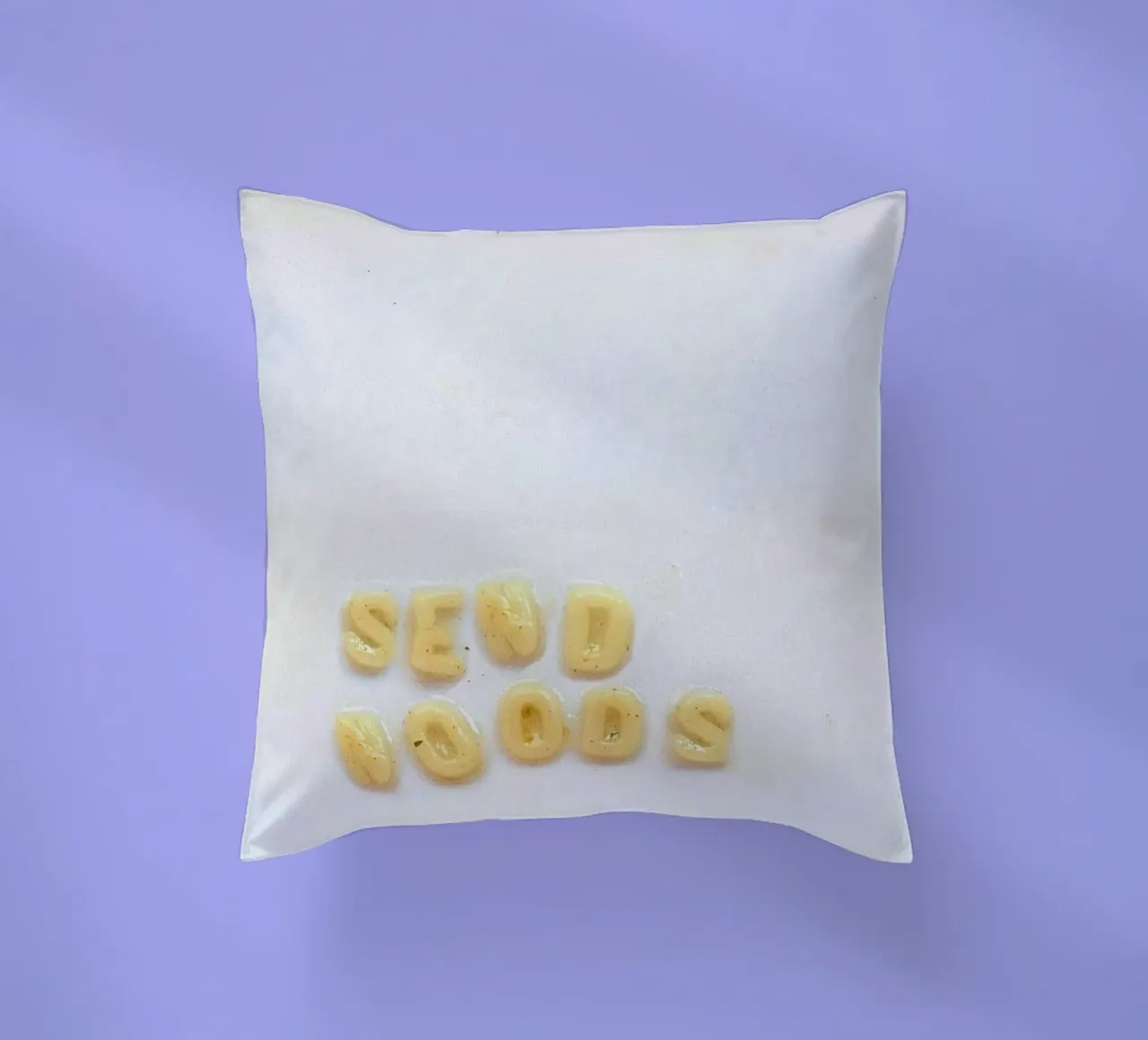 Instant Gratification: "Send Noods" (Alphabet Soup Edition!) cuscino da FruityNoodly