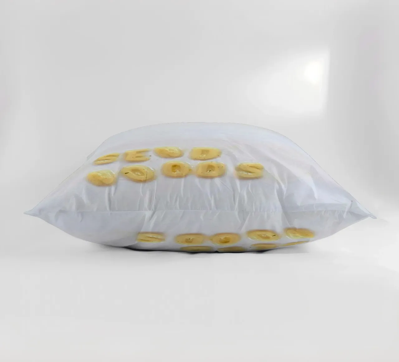 Instant Gratification: "Send Noods" (Alphabet Soup Edition!) cuscino da FruityNoodly