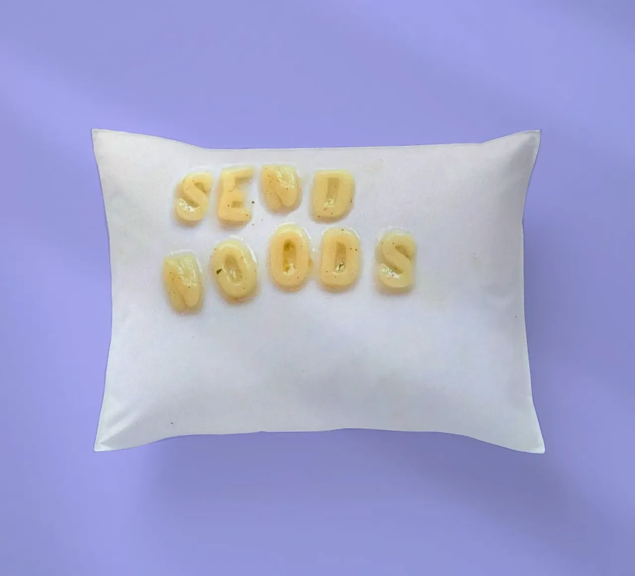 Instant Gratification: "Send Noods" (Alphabet Soup Edition!) cuscino da FruityNoodly