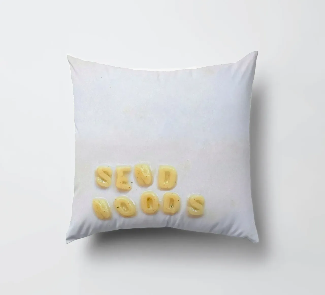 Instant Gratification: "Send Noods" (Alphabet Soup Edition!) cuscino da FruityNoodly