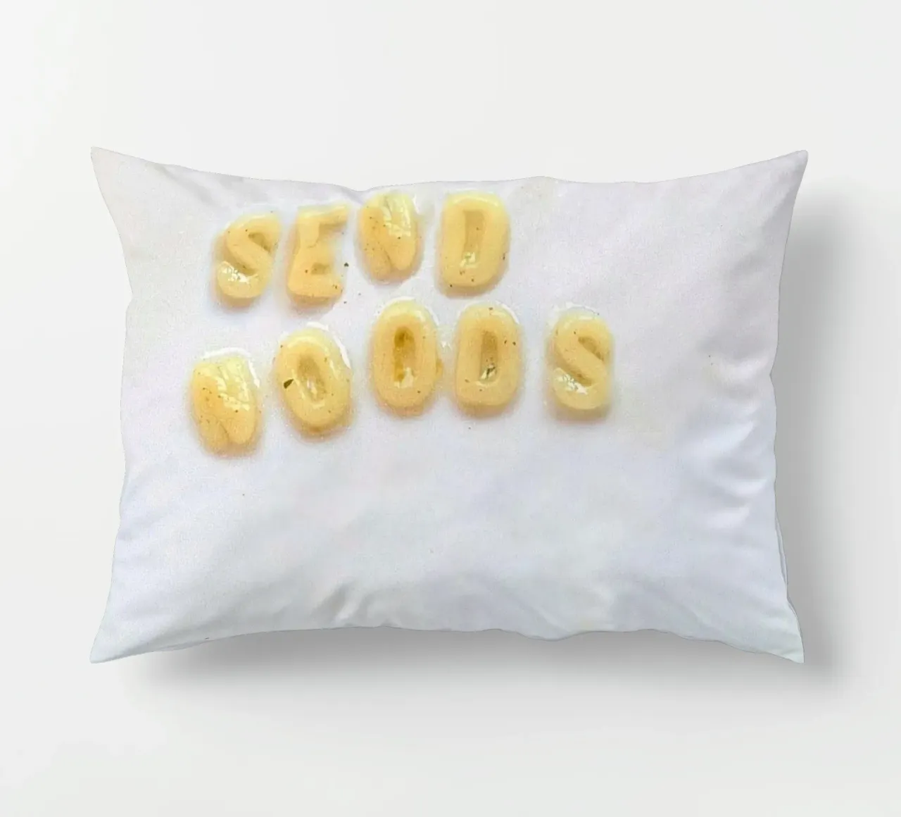 Instant Gratification: "Send Noods" (Alphabet Soup Edition!) cuscino da FruityNoodly