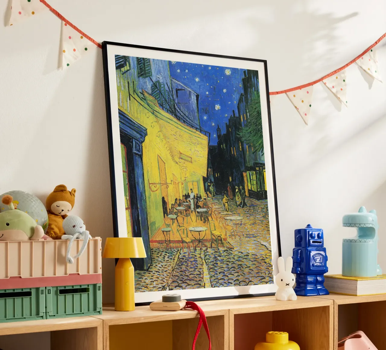 La terrazza del caffè di notte di Vincent van Gogh (1888) poster con telaio in plastica da Classic Art Prints