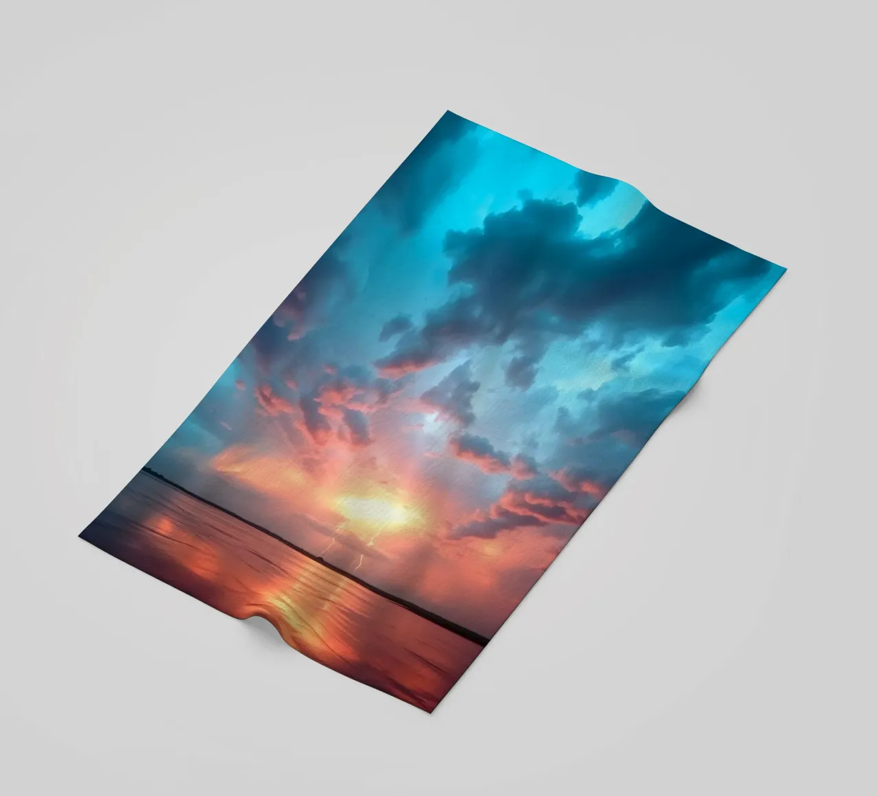 Tramonto mozzafiato con colori vivaci e lampi di luce telo mare da DesignDoodle