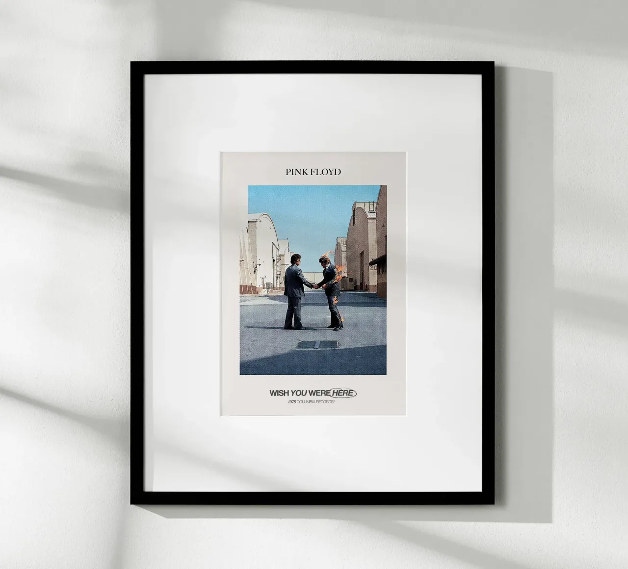 Wish You Were Here – Pink Floyd poster avec cadre en aluminium de Attaboy Dsgn