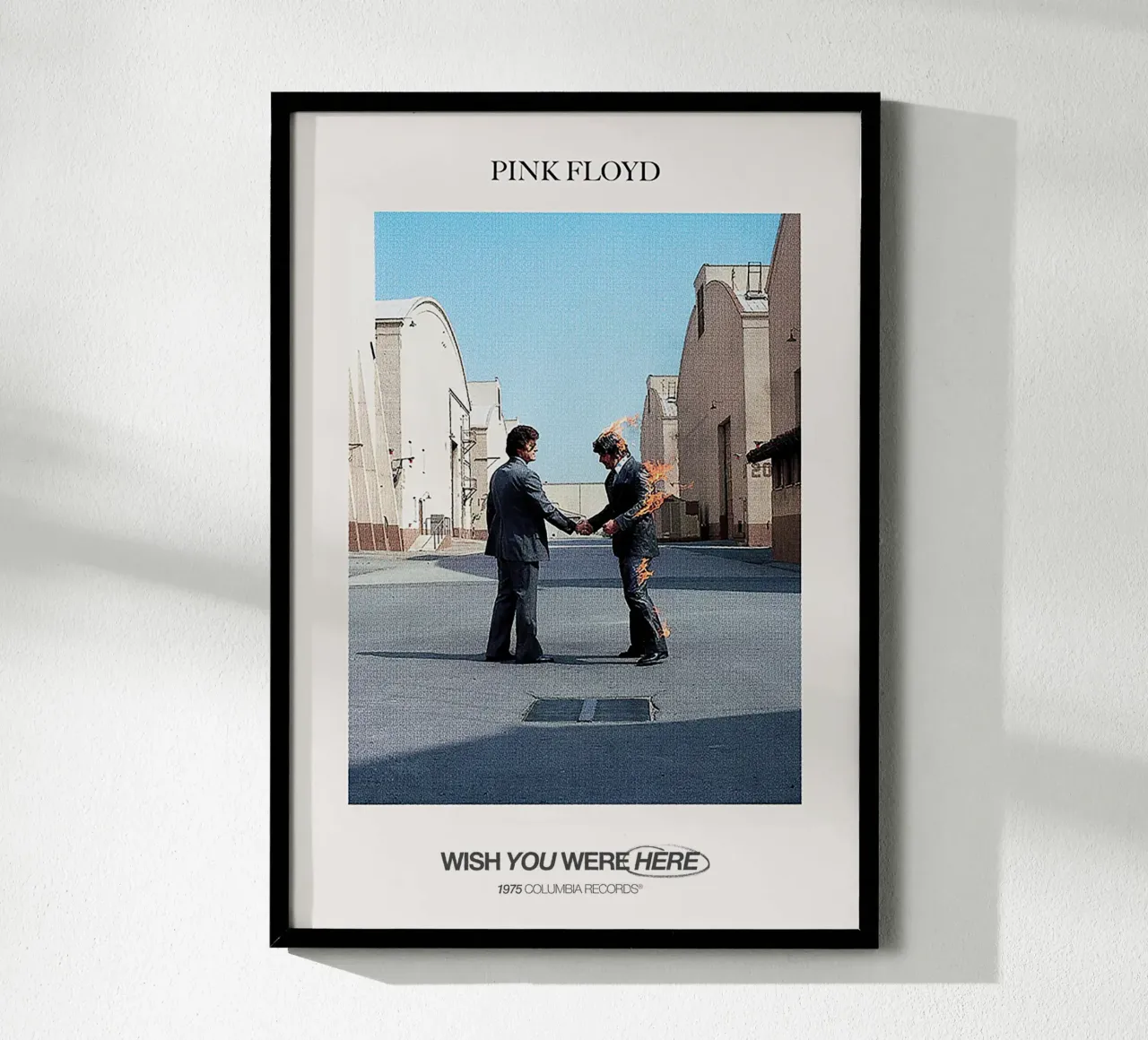 Wish You Were Here – Pink Floyd poster avec cadre en aluminium de Attaboy Dsgn