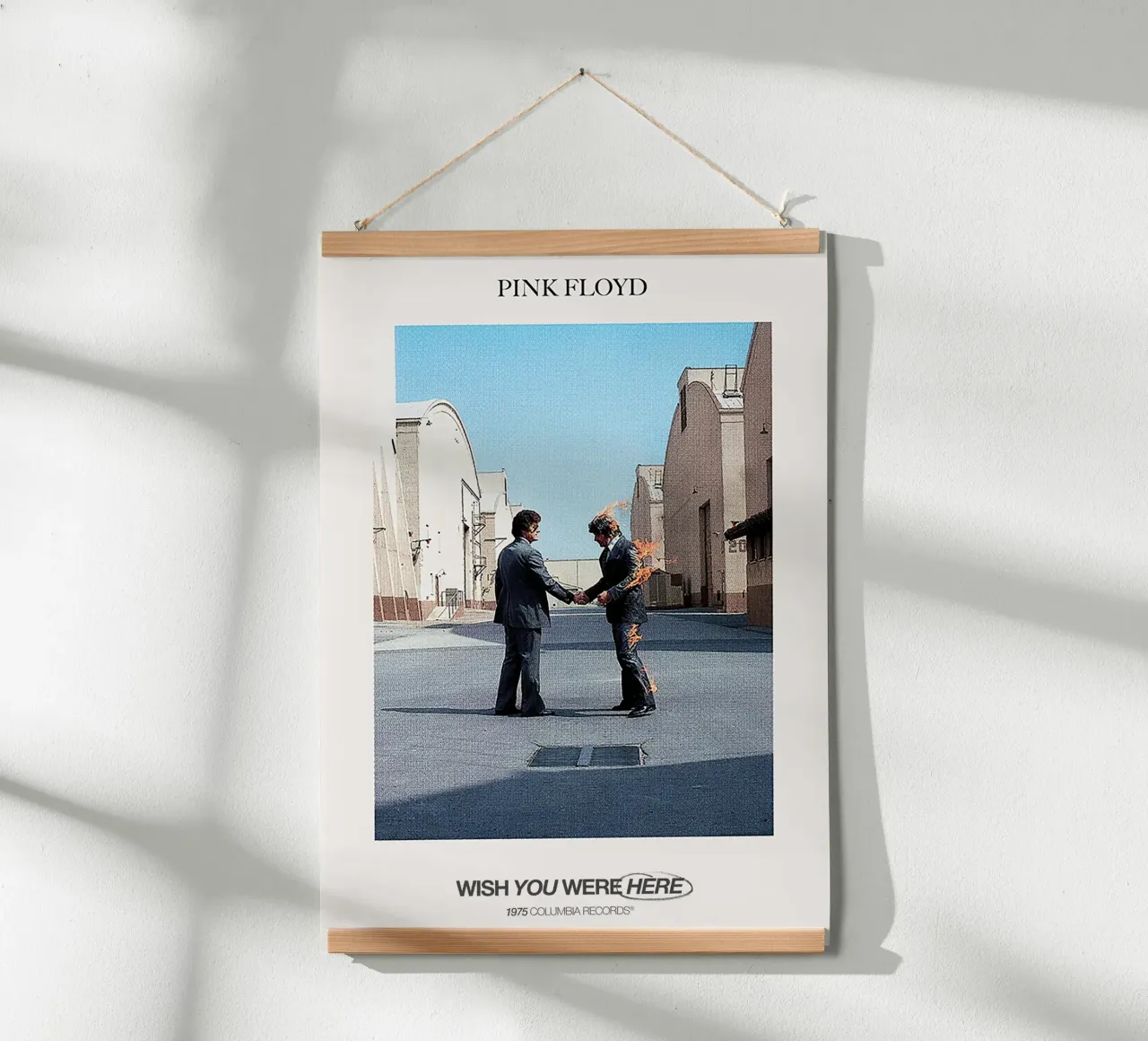 Wish You Were Here – Pink Floyd poster avec cadre en aluminium de Attaboy Dsgn