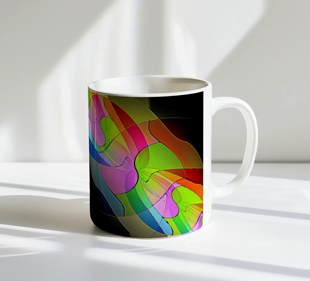 Illusione di forme luminose e colorate in una stanza buia tazza in ceramica da Gürsel Yesil Digital Art