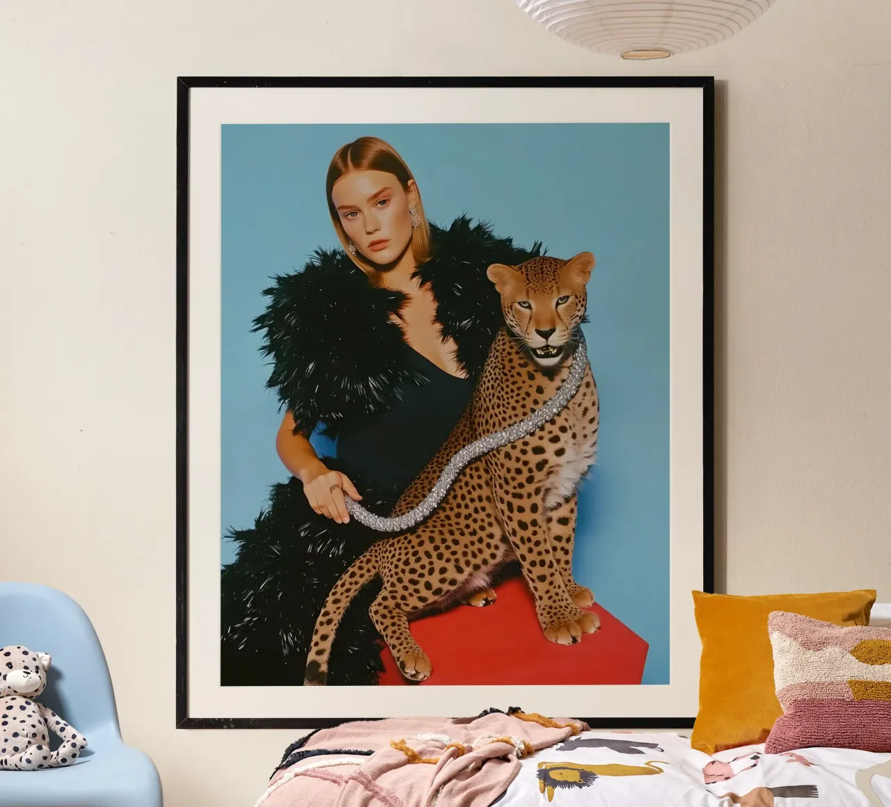 Retro lady in black dress with leopard photography poster con telaio in legno da heaventrain