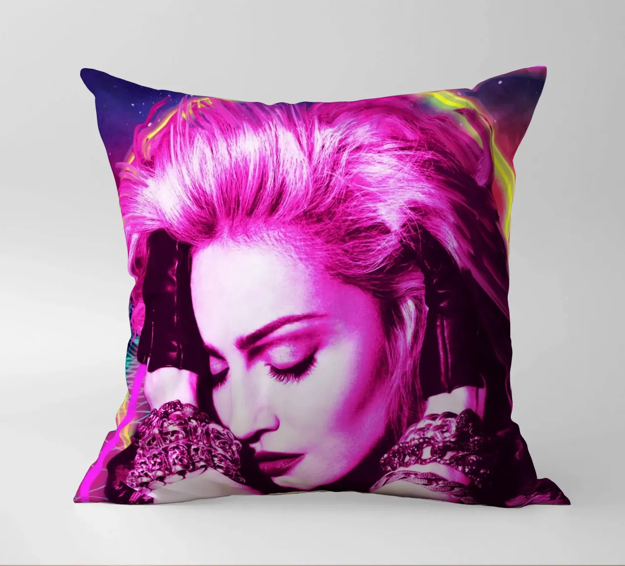 Madonna retro style cuscino da Lembayung art