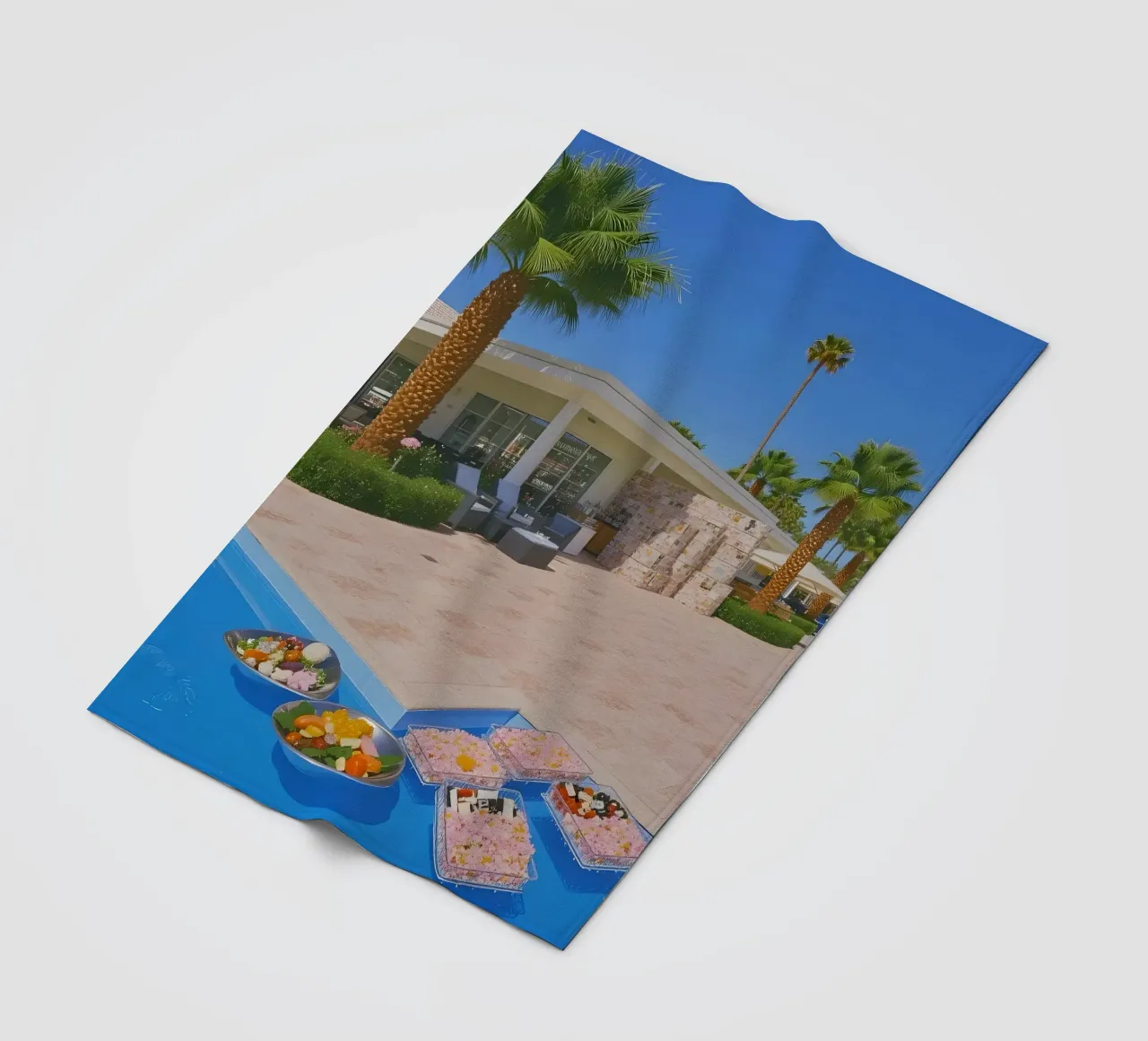 Retro California 80s pool coconut trees snacks coperta in pile da heaventrain