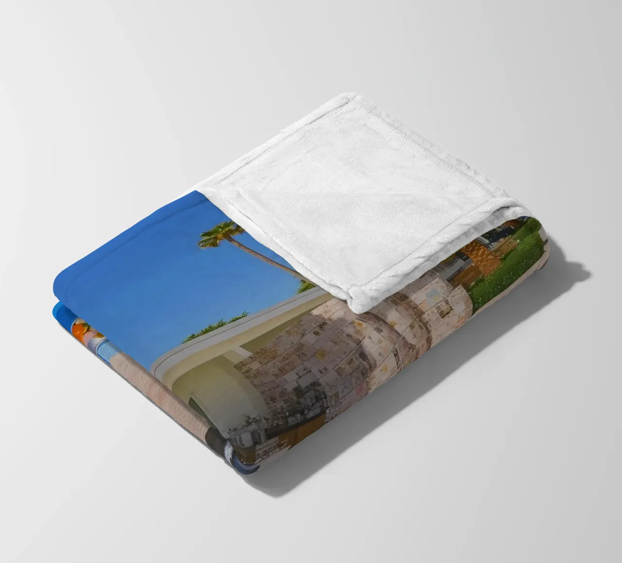 Retro California 80s pool coconut trees snacks coperta in pile da heaventrain