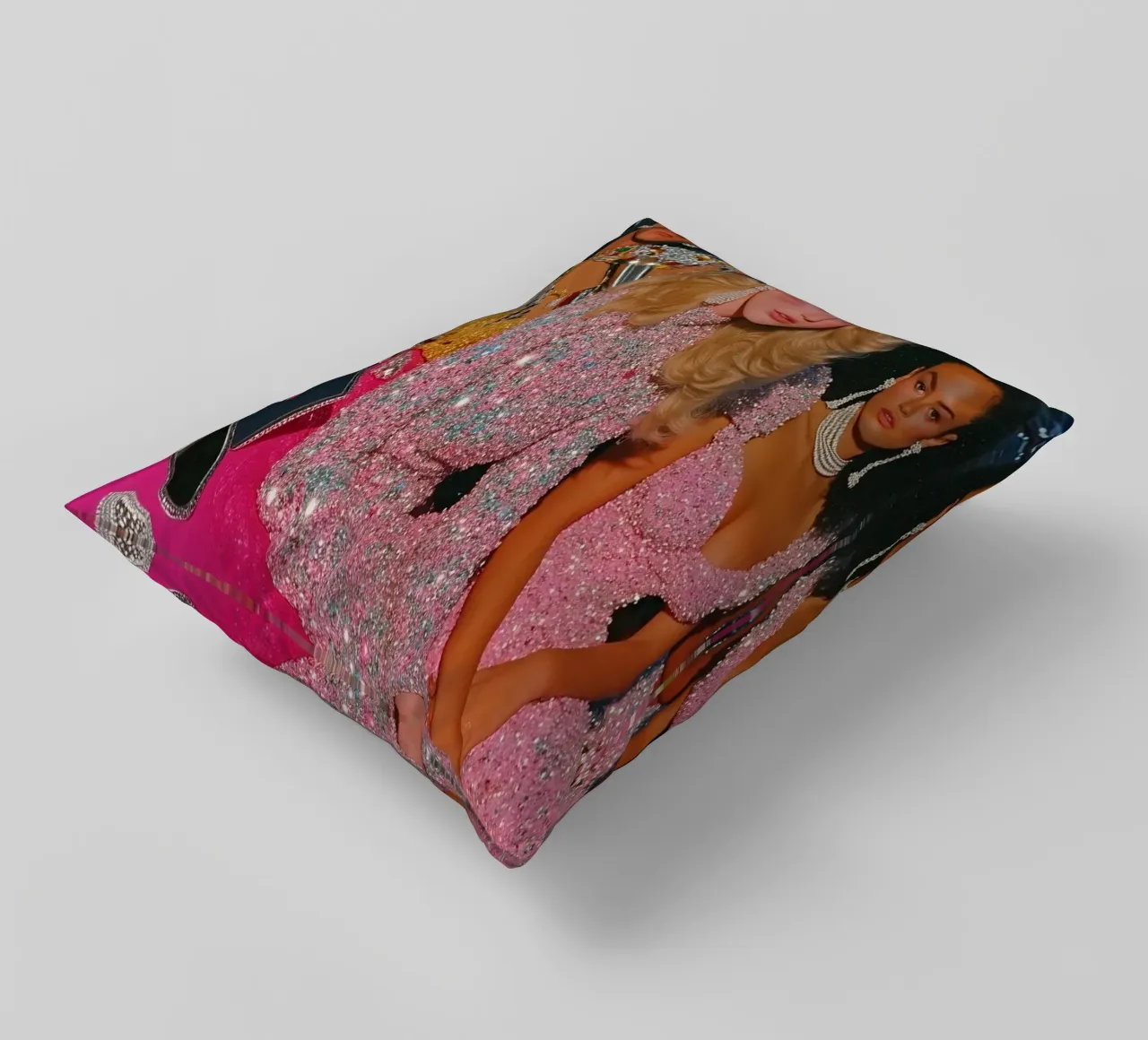 Dangerous women and diamonds cuscino da heaventrain