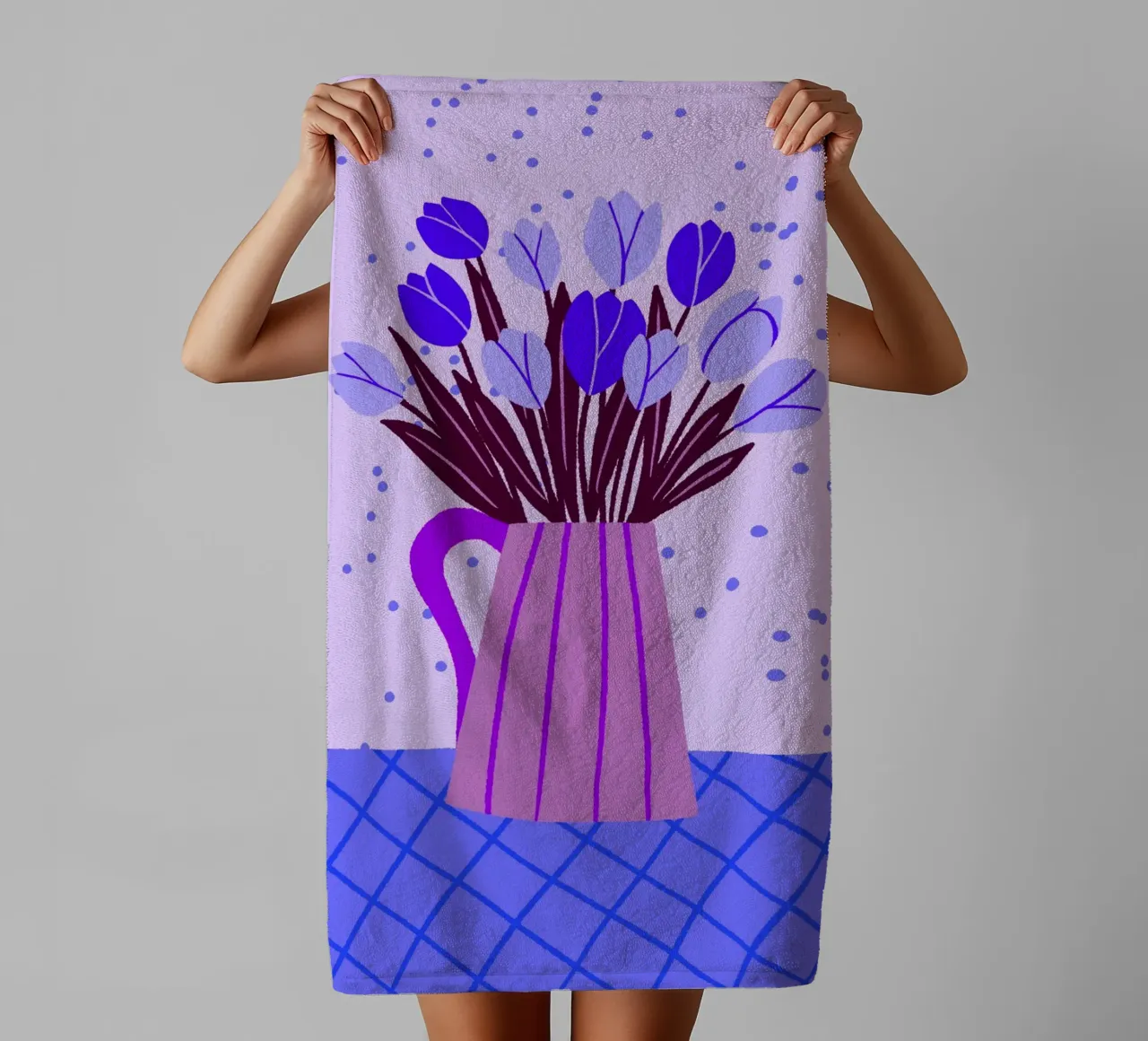 Tulipani in vaso - viola e blu asciugamano da bagno da Wackapacka