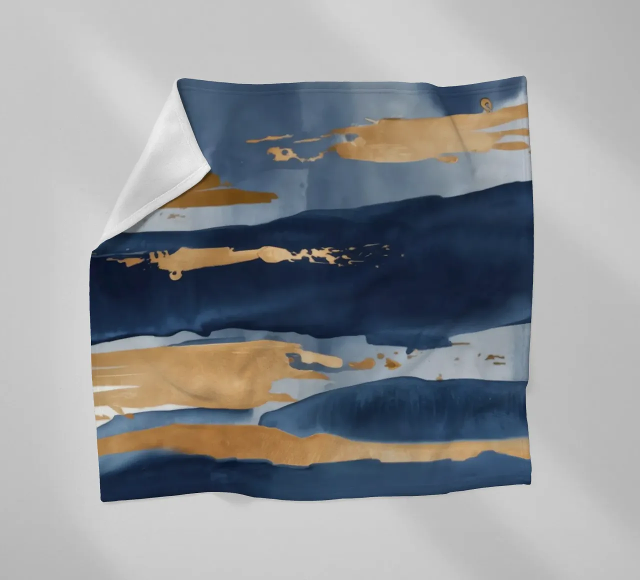 Serenità d'oro azzurro coperta in pile da Monarch Arc