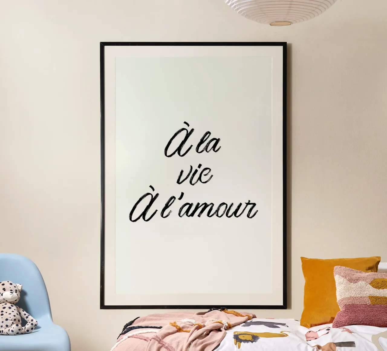 À la vie à l'amour poster con telaio in plastica da typed