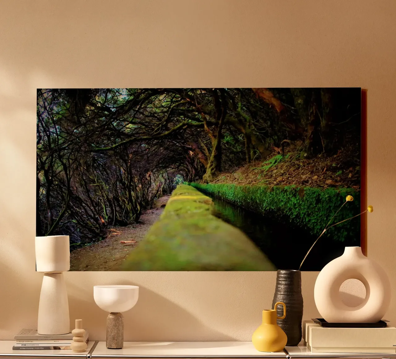 Madeira's (#01) Enchanted Levada: A Mossy Path tela da zenitt