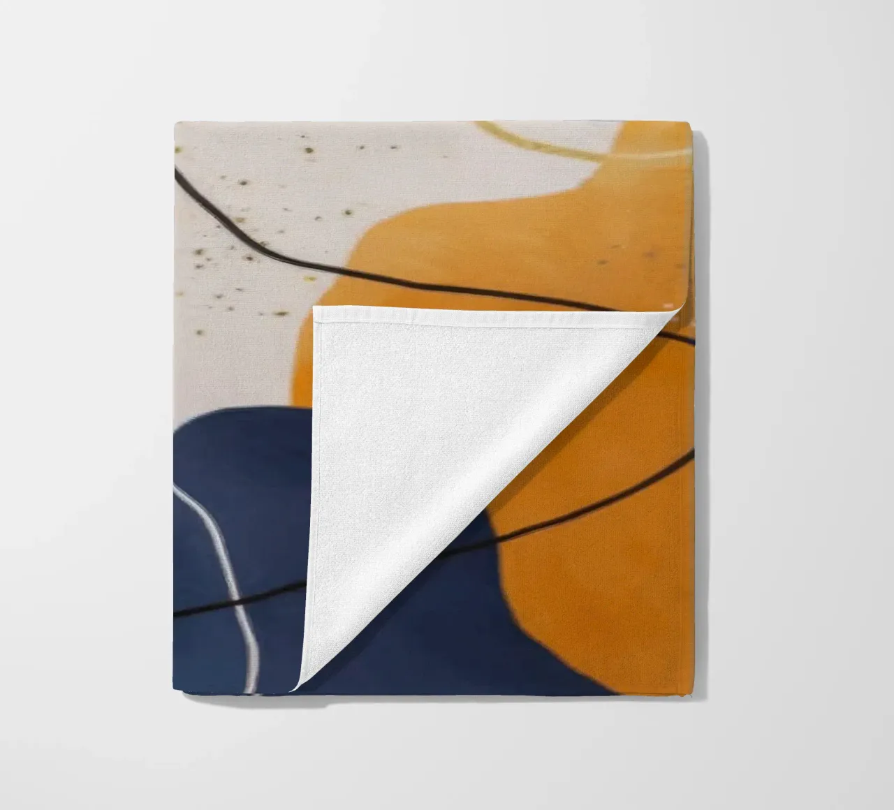 Weelderige Drape Symfonie strandhanddoek van Monarch Arc