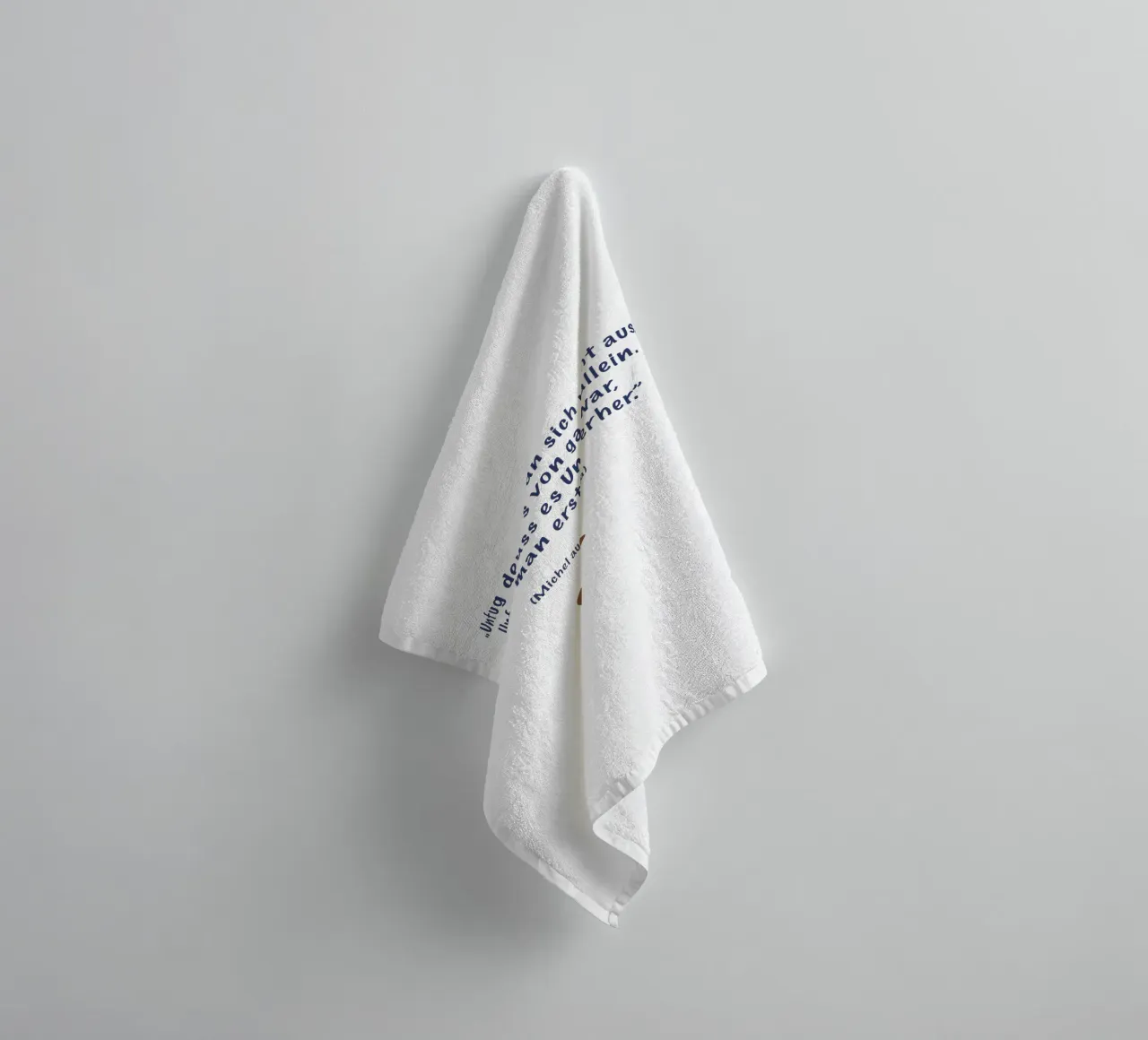 lönneberga. asciugamano da bagno da FRICKE DESIGN